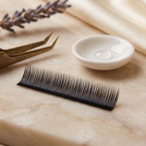 [Lashya] Extensiones de Pestañas Individuales PBT Acabado Mate Clásico y Curvatura Consistente Bandeja Profesional al por Mayor - Product Image 5