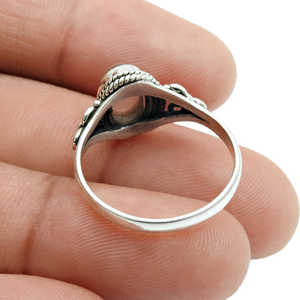 Joyería minimalista hecha a mano en plata de ley 925, anillo de boda bohemio y delicado con hermosa piedra de cuarzo rosa. - Product Image 4