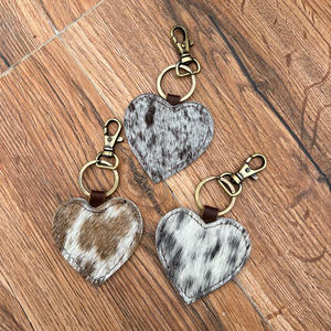 พวงกุญแจหนังวัวรูปหัวใจทำมือใหม่ - Product Image 3