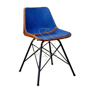 Chaise de Restaurant en cuir au Design industriel moderne avec siège en cuir et pieds en métal - Product Image 1