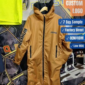 Chaqueta Deportiva Larga Impermeable Unisex con Forro de Sherpa, Capucha con Cierre Completo, Personalizable OEM ODM al por Mayor - Product Image 1
