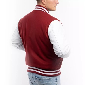 Veste universitaire rouge avec manches blanches, fermeture éclair, bordure côtelée, style baseball, col montant, patchwork sur le devant, logo personnalisé, unisexe, hiver - Product Image 2