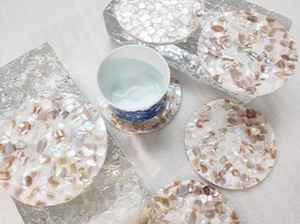 Sous-verre en nacre fait main sur mesure avec mosaïque de galets pour la décoration de table - Product Image 3