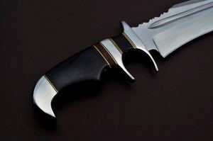 Couteau de camping en acier D2, couteau Bowie avec manche en corne de buffle, bord partiellement dentelé, outil de camping multifonctionnel, durable - Product Image 4