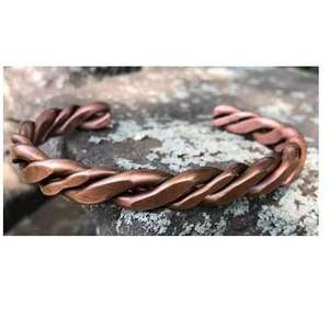 Bijoux élégants de qualité supérieure faits à la main en cuivre et en laiton, cadeau artisanal pour hommes et femmes - Product Image 1