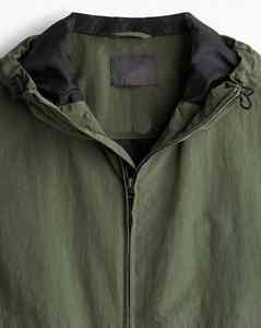 Chaqueta Cortavientos de Nailon Personalizada OEM, con Cierre, Impermeable, Ligera, para Hombre, para Correr al Aire Libre, con Capucha, Chaqueta para Lluvia - Product Image 3