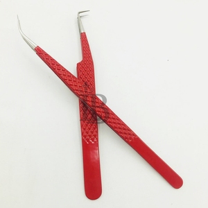 Pince à épiler professionnelle rouge à 90 degrés pour extensions de cils – Ensemble durable antidérapant de qualité supérieure à prix avantageux - Product Image 5