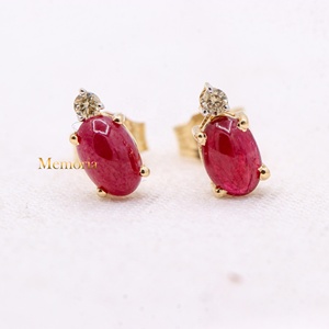 Pendientes de tuerca de oro amarillo macizo de 14K al por mayor con rubí natural ovalado y diamantes engastados en punta, Memoria Jewels - Product Image 1