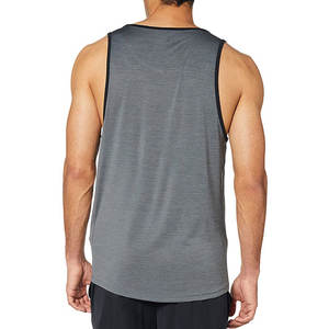 Camiseta sin mangas cómoda para hombre, diseñada para uso diario con tela suave, paneles duraderos y movimiento fácil. - Product Image 2