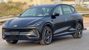 I M M Otor s L S 7 SUV Eléctrico de Lujo con Tracción en las Cuatro Ruedas, Batería de Litio, Asientos de Cuero, Neumáticos R19, Cámara Trasera - Product Image 2