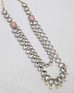 Ensemble de collier long Kundan double couche de luxe avec perles, or antique, pour mariages et fêtes, collection de bijoux ethniques - Product Image 1