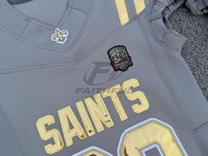 Ensemble de maillots de football américain Saints gris et or, sublimé, manches courtes, nom d'équipe personnalisé, fusion sans couture, évacuation de l'humidité, 100% - Product Image 5