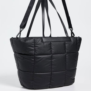 Sac matelassé à bas prix, sac à bandoulière léger en matière douce, grande capacité de rangement, style fourre-tout pour les voyages et le quotidien - Product Image 3