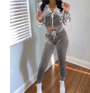 Sudadera con capucha de manga larga para mujer, top corto con cremallera, pantalones de terciopelo, conjunto de dos piezas - Product Image 5