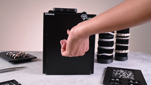 เครื่องตรวจสอบเพชรแบบพกพา Trusure Mini ออกแบบมาเพื่อการตรวจจับ CVD และ HPHT อย่างรวดเร็วและแม่นยำ - Product Image 5