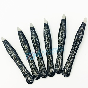 Juego de Pinzas para Cejas RMI de Acero Inoxidable con Punta Plateada y Brillo Negro, Lavables y con Punta Recta - Product Image 2