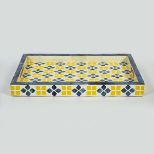 Plateau de service rayé avec poignées dorées, finition laquée, usage décoratif résidentiel - Product Image 5