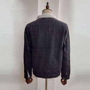 PREGO INDUSTRIES PI-MDJ-02 2026 เสื้อแจ็คเก็ตผ้าเดนิมแคนวาสผู้ชายแบบสั่งทำพิเศษ ไนลอน/คอตตอน ปกคอพับได้ ระบายอากาศได้ดี เหมาะสำหรับฤดูหนาว เป็นมิตรกับสิ่งแวดล้อม รับผลิตแบบ OEM ODM - Product Image 2