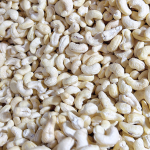 เม็ดมะม่วงหิมพานต์ราคาโรงงาน SANTIGO เม็ดมะม่วงหิมพานต์คุณภาพสูง Kaju Badam Nuts ปริมาณสั่งซื้อขั้นต่ำน้อย ผลิตจากเวียดนาม - Product Image 1