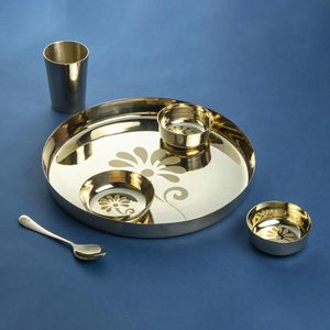 Elegante juego de vajilla de latón dorado, bandeja de servir, tazón, cuchara, vaso, vajilla de lujo para mesa, decoración de cocina india para ocasiones festivas. - Product Image 4