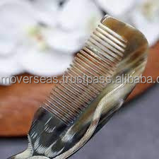 Peigne en corne de buffle éco-responsable fait main avec texture et finition naturelles, style imitation antique - Product Image 5
