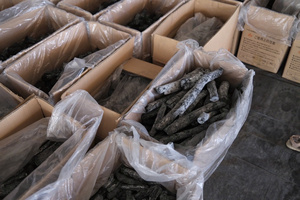 Carbón Vegetal de Madera Dura de Alta Densidad Premium, 7000-8000 Kcal/kg de Valor Calorífico, 3.0-5.0% de Contenido de Ceniza, para Barbacoa Profesional y Comercial - Product Image 2