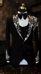Blazer de smoking noir brodé pour homme avec revers à motif floral, veste de costume de mariage avec nœud papillon et gilet - Product Image 6