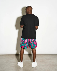 กางเกงขาสั้นกีฬาลายเปลวไฟสำหรับผู้ชาย ระบายอากาศได้ดี เหมาะสำหรับออกกำลังกาย ฟิตเนส มีเชือกผูกเอว แห้งเร็ว สำหรับวิ่งและออกกำลังกาย ผลิตจากโรงงาน - Product Image 2