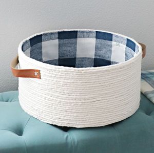 Panier de rangement en corde de coton blanc avec poignées, style nordique circulaire, pour l'organisation des articles divers - Product Image 1