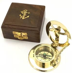 Boussole solaire antique en laiton massif de style West London avec boîte en bois nautique haut de gamme pour le camping, un objet de collection maritime ou un cadeau - Product Image 2