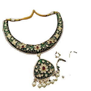 Ensemble collier et boucles d'oreilles colorés faits à la main avec des pierres kundan de différentes couleurs sculptées avec différentes couleurs au dos - Product Image 1
