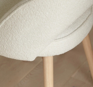 ชุดโต๊ะรับประทานอาหารทรงสี่เหลี่ยมทำจากไม้มินดีแบบทันสมัย พร้อมเก้าอี้หุ้มเบาะ ฐานรูปตัว X ดีไซน์เรียบง่าย เหมาะสำหรับโรงแรมและวิลล่า - Product Image 6