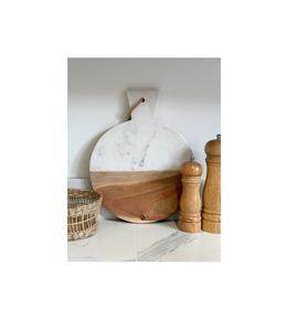 Planche à découper moderne en marbre et bois, surface de découpe élégante pour la préparation des légumes, des fruits, du pain, de la viande et du fromage - Product Image 4