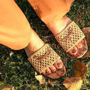 บริการ OEM รองเท้าสไลด์พิมพ์ลายกันลื่น บุผ้ากำมะหยี่ พื้นรองเท้าหนังแท้ ผลิตตามสั่ง ปริมาณมาก รูปแบบล่าสุด - Product Image 6