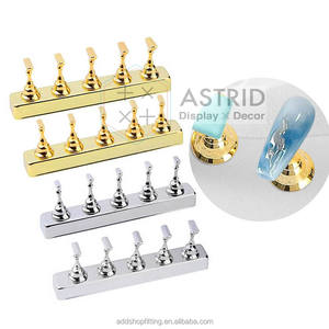 Porte-ongles professionnel en alliage d'aluminium doré avec finition polie Nouveau design pour les fournitures de salon Appuyez sur la pratique d'affichage des ongles - Product Image 2