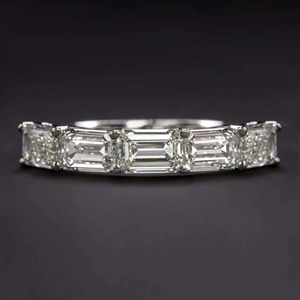 Élégante alliance de mariage en moissanite taille émeraude 5x3mm pour femme, bague d'éternité empilable, bijoux de luxe pour mariée et anniversaire - Product Image 1
