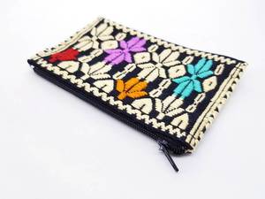 Monedero bordado a mano estilo bohemio con cremallera, artesanía textil y de tela. Información del producto: artesanía textil y de tela. - Product Image 1