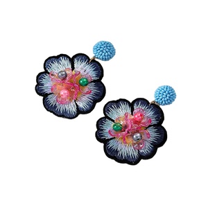 Personalizar trabajo hecho a mano con cuentas flor bordado pendiente Linda joyería elegante hermoso diseñador lujo moda Top para niña - Product Image 1