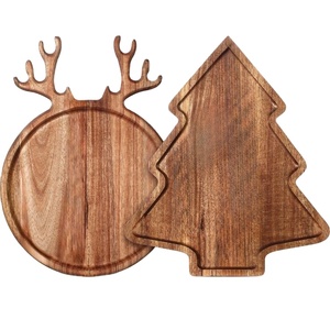 Lot de quatre assiettes rondes décoratives en bois brun avec bordure perlée, vaisselle rustique en bois, prix de gros - Product Image 1
