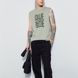 Camiseta sin mangas para hombre, cuello redondo, estampado genial, corte regular, algodón, estilo casual, color verde. - Product Image 4