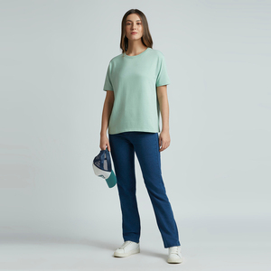 T-shirt décontracté d'été pour femme à col rond en coton ultra doux à manches courtes avec appliques personnalisables pour les commandes d'exportation en gros - Product Image 5