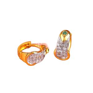 Boucles d'oreilles créoles fantaisie à clipser en or pur 18 carats avec pierre de diamant à la mode pour les occasions et cadeaux de fête des mariées pour femmes - Product Image 1