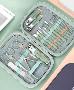 Mejor Precio ZARNAB SURGICAL Kit de Manicura y Pedicura de Acero Inoxidable Duradero de 7 Piezas, Cortaúñas y Cortacutículas para Uso Doméstico - Product Image 1