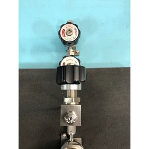 Régulateur de pression APTECH AP5008S4MTSCMK + 3X - Équipements et pièces semi-conductrices d'occasion fiables à l'échelle mondiale chez - Product Image 3