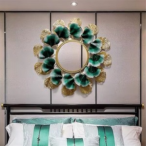Miroir mural rond en métal de haute qualité avec un design en éventail vert et doré, cadre décoratif bohème - Product Image 2