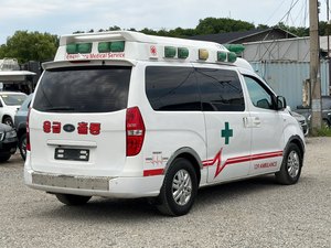 Ambulancia Usada Blanca Grand Starex H-1 de Techo Alto, Furgoneta Diésel Automática Resistente para Transporte Médico y Rescate de Emergencia - Product Image 2