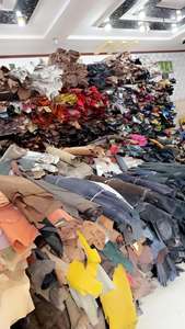 Chaqueta Varsity Marrón para Hombre, Elegante Chaqueta de Béisbol con Mangas de Cuero Genuino Color Bronceado, Chaqueta Letterman de Invierno Personalizada con Cuello Alto a la Moda - Product Image 6