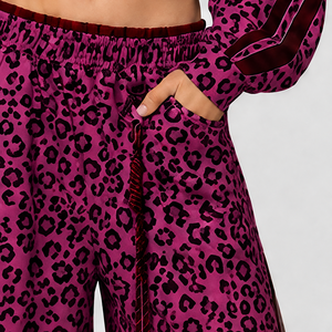 Jogging ample rose à imprimé léopard pour femme, avec rayures rouges, décontracté, respirant, style streetwear, pour femme - Product Image 3