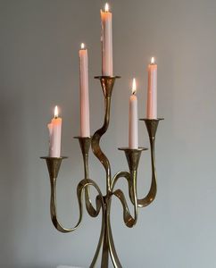 Support à bougies en poudre blanche avec trois bras, forme personnalisée pour la décoration intérieure, design durable - Product Image 3