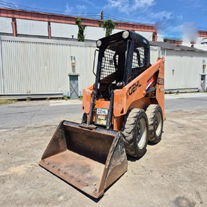 Chargeuse compacte sur pneus R105 2020, équipement de construction robuste - Product Image 1